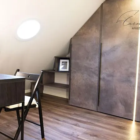 Spacious Sky Carmelite Apartment *