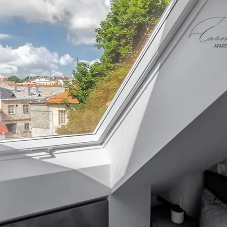 Spacious Sky Carmelite Апартаменты *