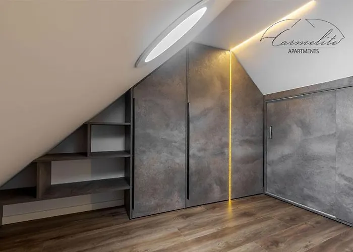 Spacious Sky Carmelite Apartman *