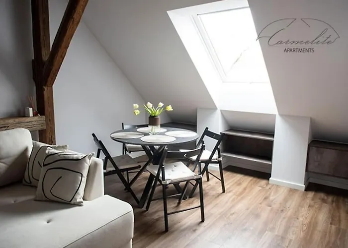 Spacious Sky Carmelite Apartman *