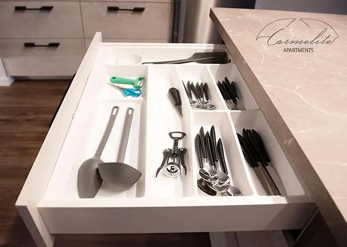 Spacious Sky Carmelite *