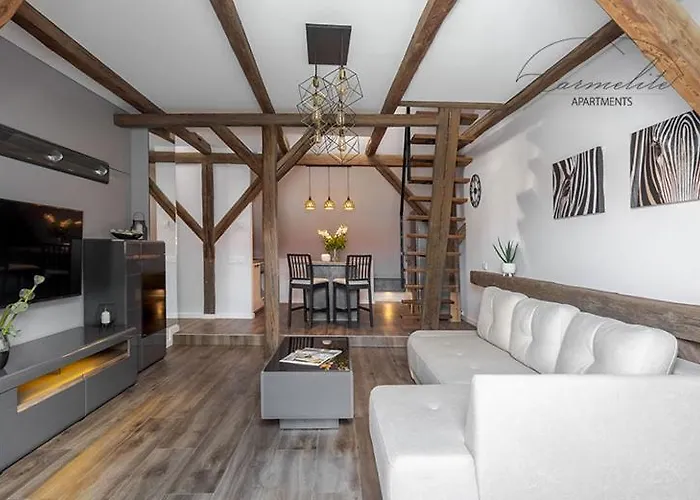 Spacious Sky Carmelite Wilna